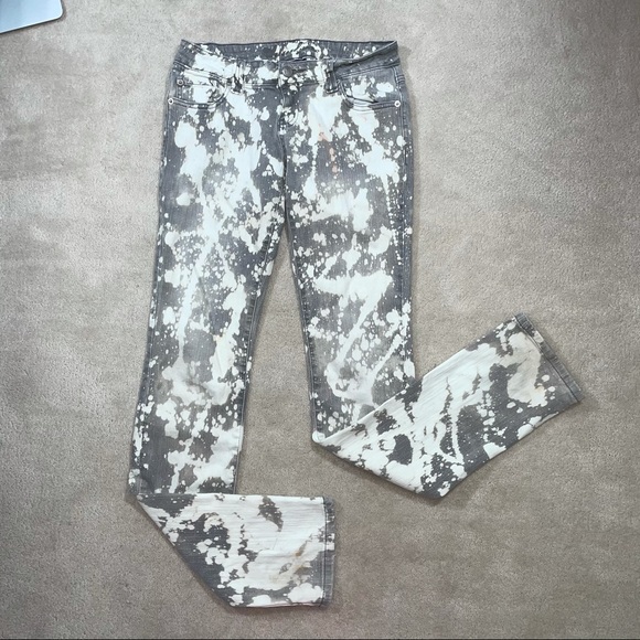 Gray Bleach Dye Splatter Tie Dye Jeans Wet Seal - Picture 4 of 16